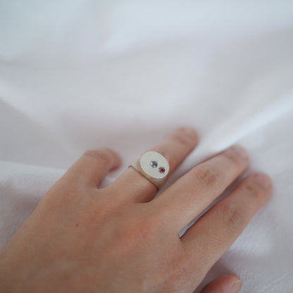 Signet ring