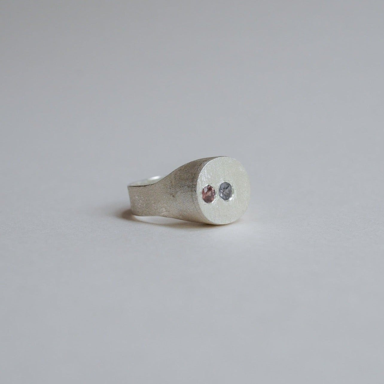 Signet ring