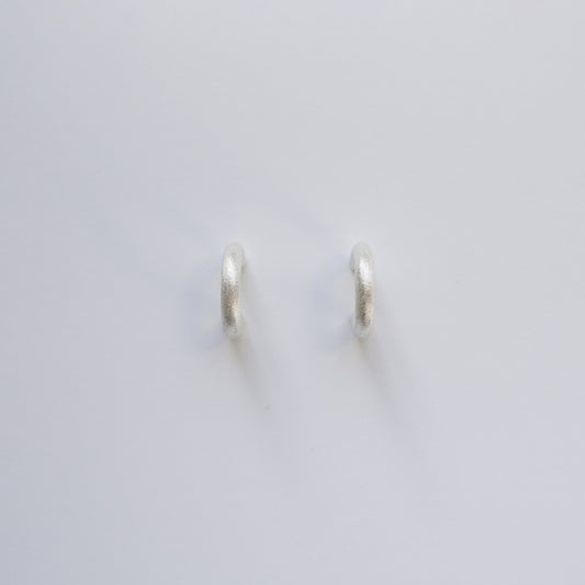 Siri earrings 01